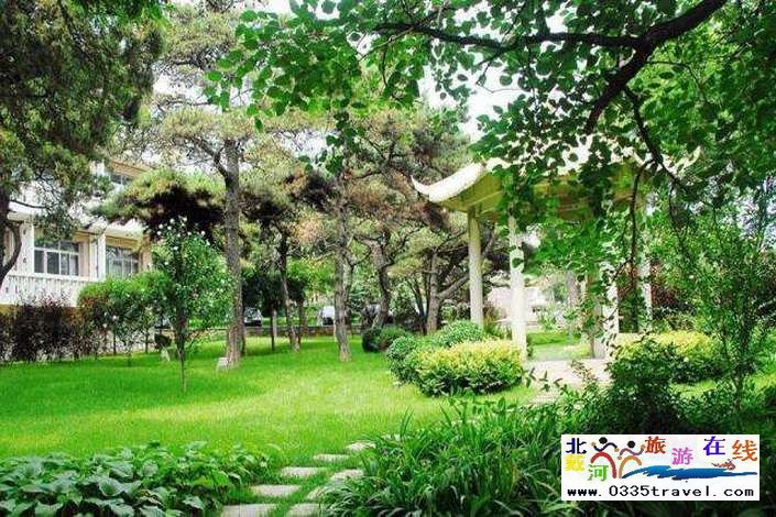 北戴河東經路賓館-住準五星海華標間/豪華大床+雙份早餐，一價全含